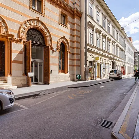 R10 - Boutique Apartments, Location By Bqa Daire Budapeşte