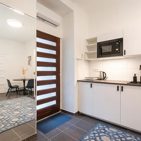 R10 - Boutique Apartments, Location By Bqa Appartamento *