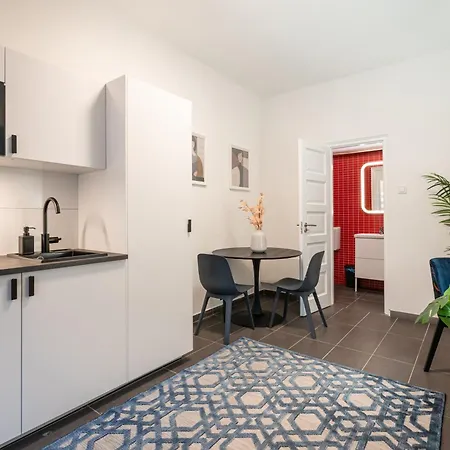 R10 - Boutique Apartments, Location By Bqa Appartamento