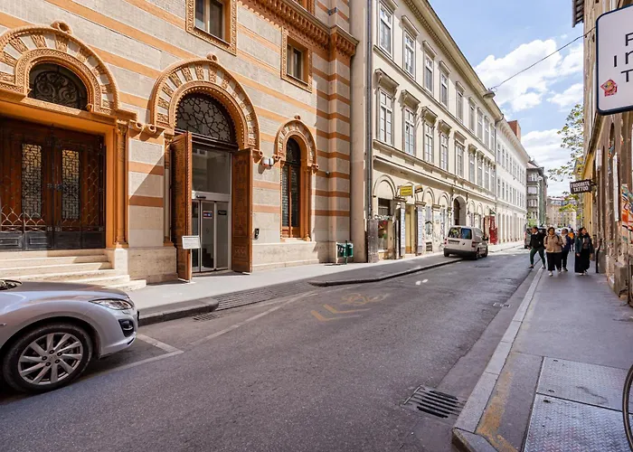 R10 - Boutique Apartments, Location By Bqa Daire Budapeşte